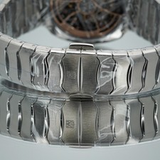 H. Moser & Cie Streamliner Centre Seconds "Green Dragon" Matrix Green 6201-1200 8