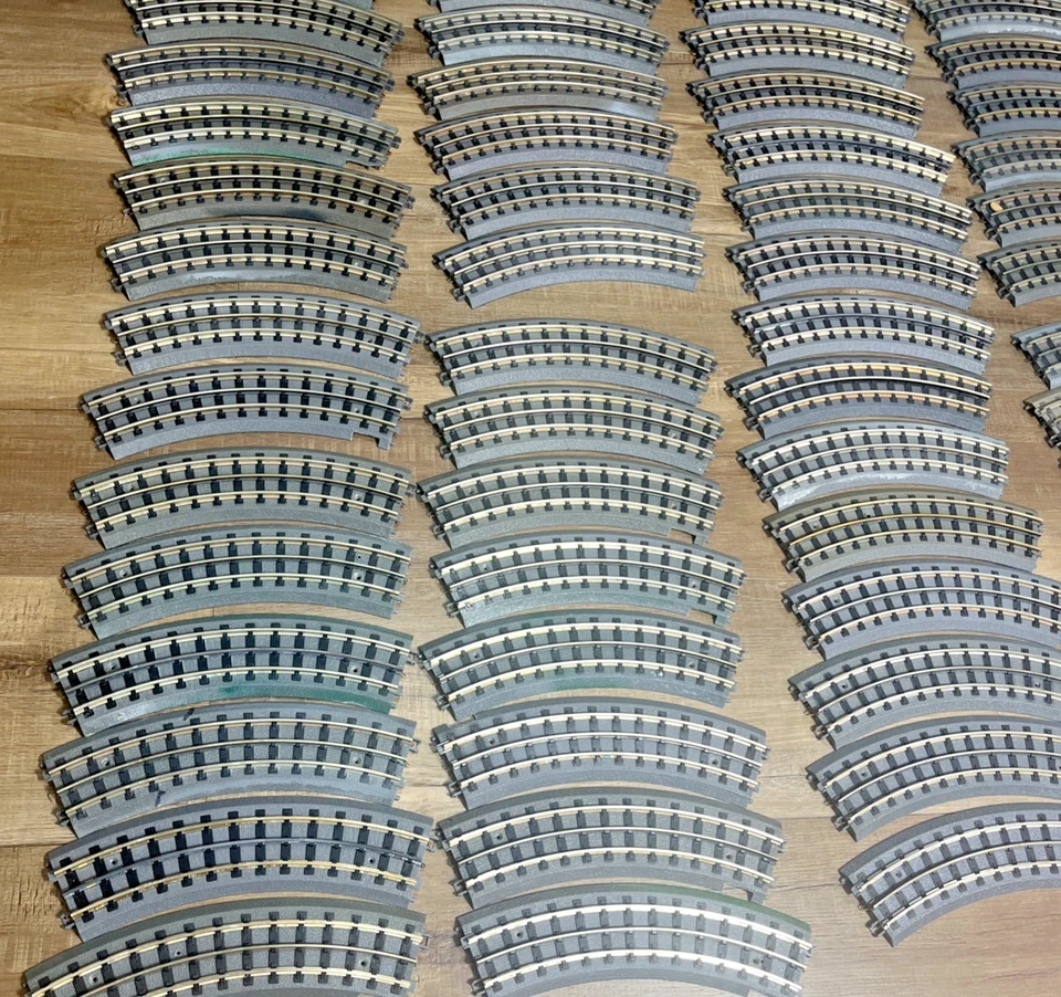MTH RealTrax  0-31 Curves  Solid Rail, Lot Of (8) Pieces,  Complete Circle. - Image 3 of 4