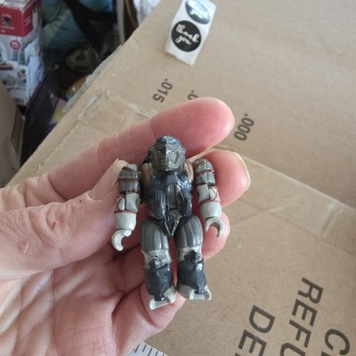 Genuine Mega Bloks Halo Jet Pack Brute Collectible Mini Figure **READ** 