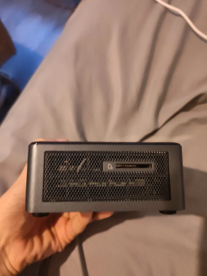 Mini PC Intel NUC NUC10FNH I7-10710U 1,10 GHz Turbo, 4,70 GHz, 16 GB RAM 1 TB Foto 3 de 4