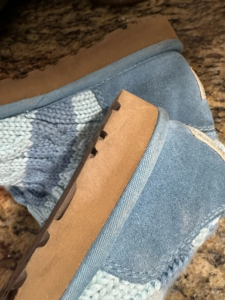 Sweater style UGG striped  size 7 women’s - Image 3 of 4