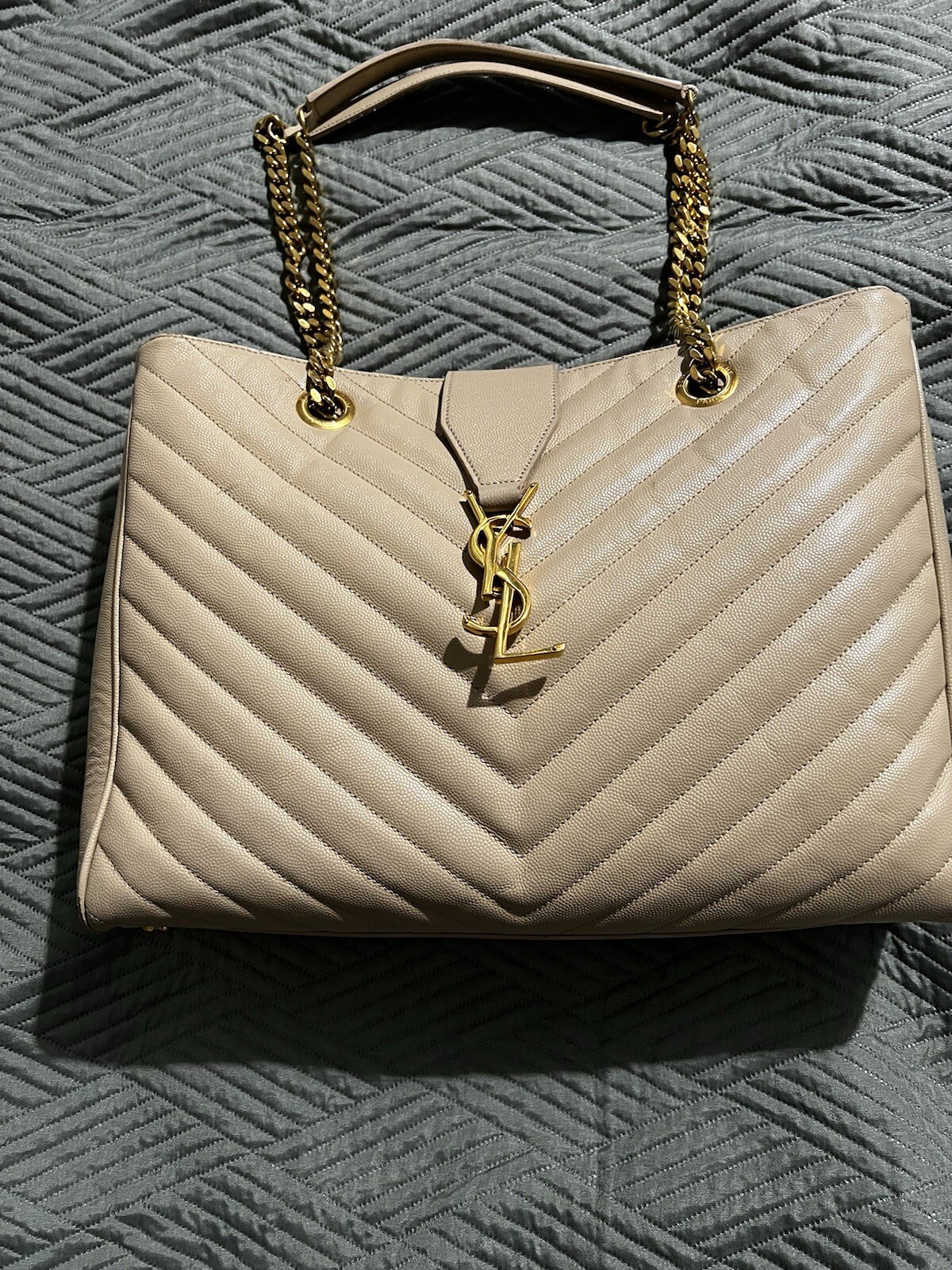 Borsa shopping SAINT LAURENT Grain De Poudre Matelasse Chevron Monogram Nuda