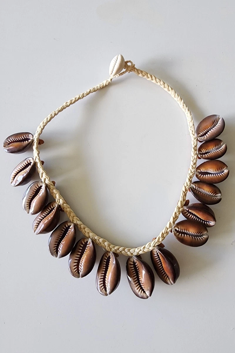 Cowrie shell shop choker gold