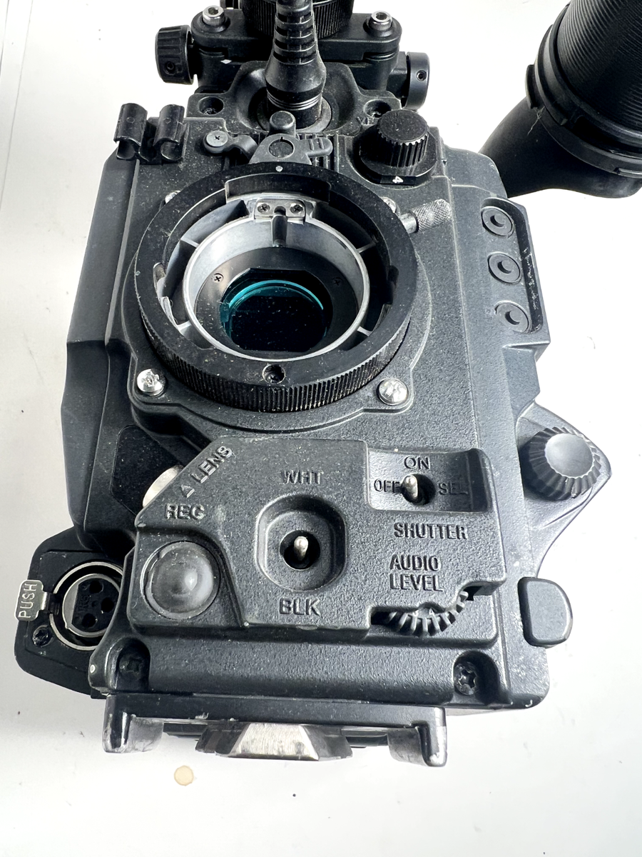 SONY DSR-400 DVCAM Digital Camcorder Power HAD EX with SONY DSR-400 DVCAM Digital Camcorder Power HAD EX with