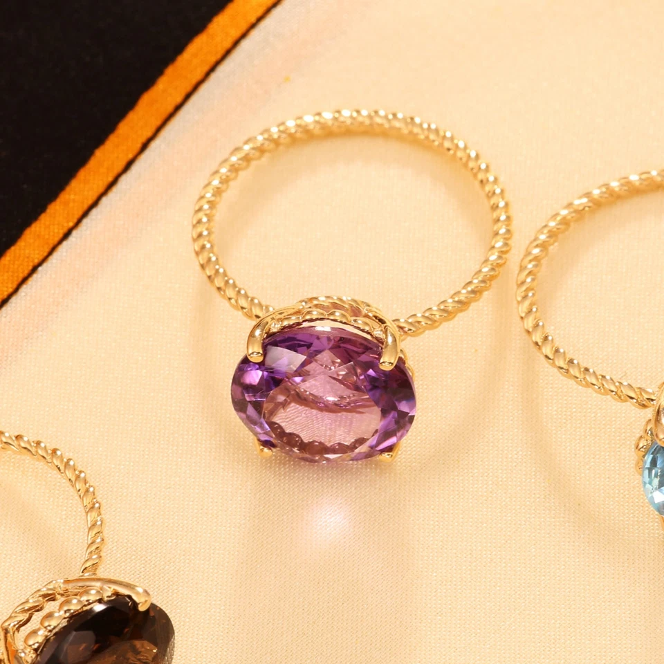 Anillo de compromiso solitario de piedras preciosas de amatista natural de 5 quilates de oro amarillo macizo de 14 quilates Foto 4 de 4