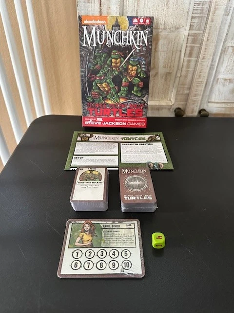 Munchkin Teenage Mutant Ninja Turtles Steve Jackson 2018 Edition (New Open Box) - Image 2 of 4