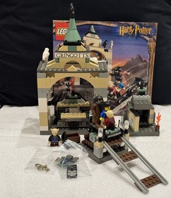 LEGO Harry Potter Gringotts Bank #4714 Minifigs Manual Plz Read No Box
