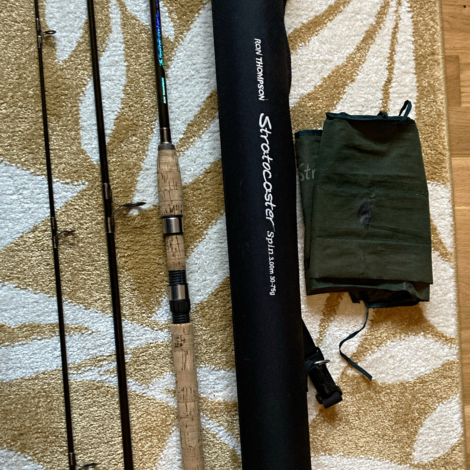 Ron Thompson Stratocaster Spin 3.00m 30-75g Fast MH 3pc Spinning Rod Bag