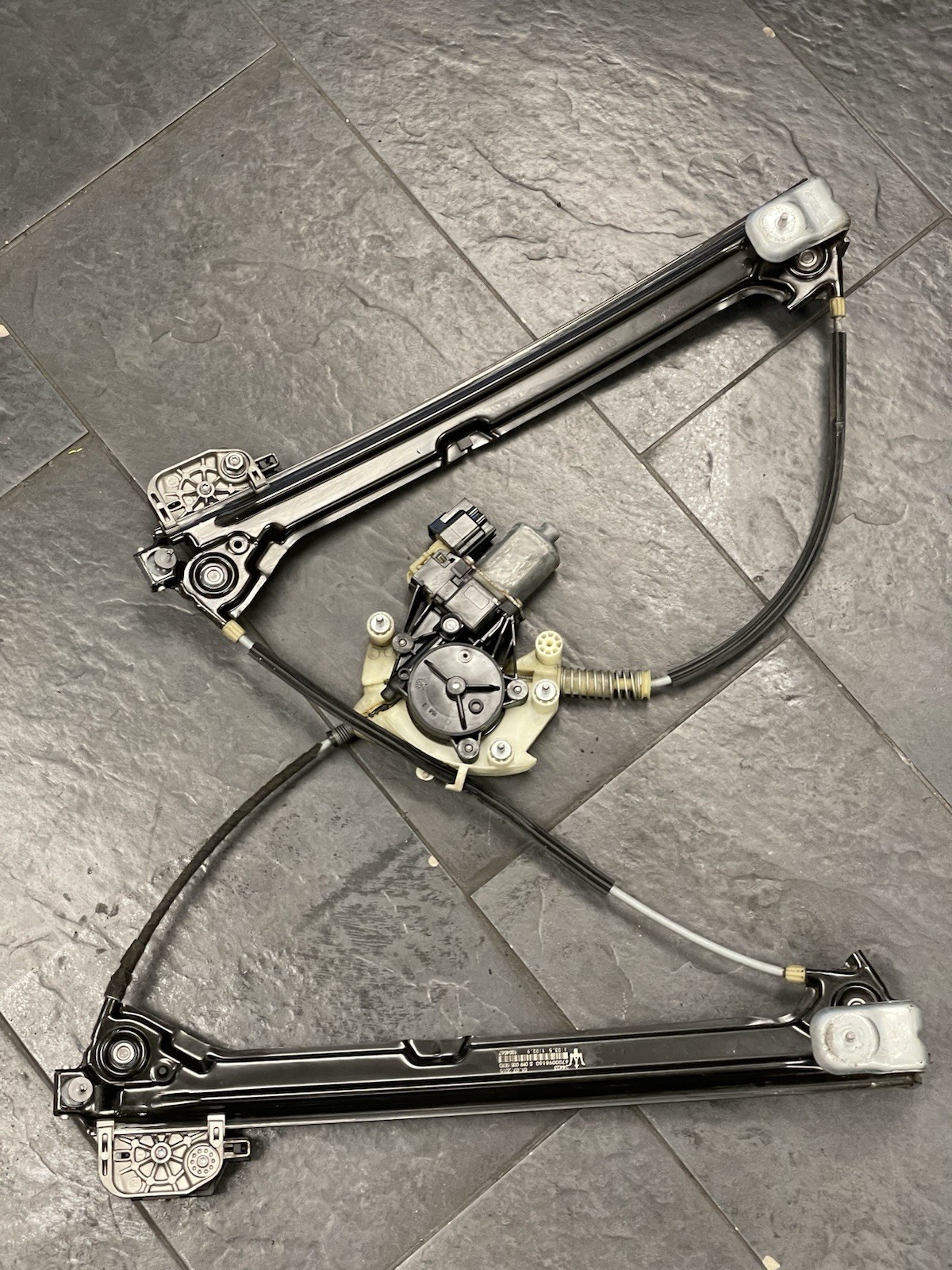 2014-2020 MASERATI QUATTROPORTE FRONT RIGHT DOOR WINDOW REGULATOR MOTOR OEM