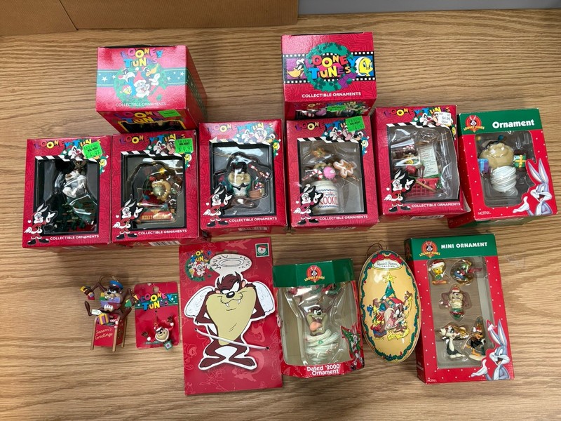 Lot of 13 TAZ + 1 Bugs Bunny CHRISTMAS ORNAMENTS 