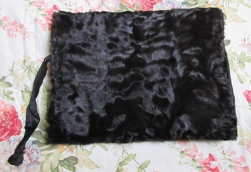 1939 New York World's Fair Black Fur Handbag/Hand Cozie No. 3 - Picture 2 of 2