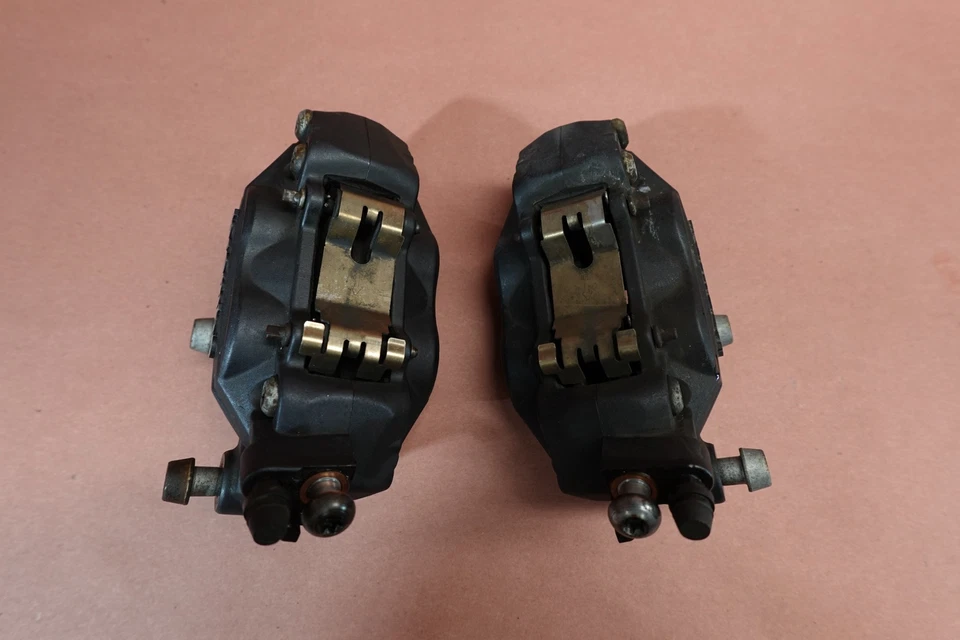 Juego de pinzas de freno delanteras Brembo BMW F800 F800ST 2006-2013 Foto 3 de 4