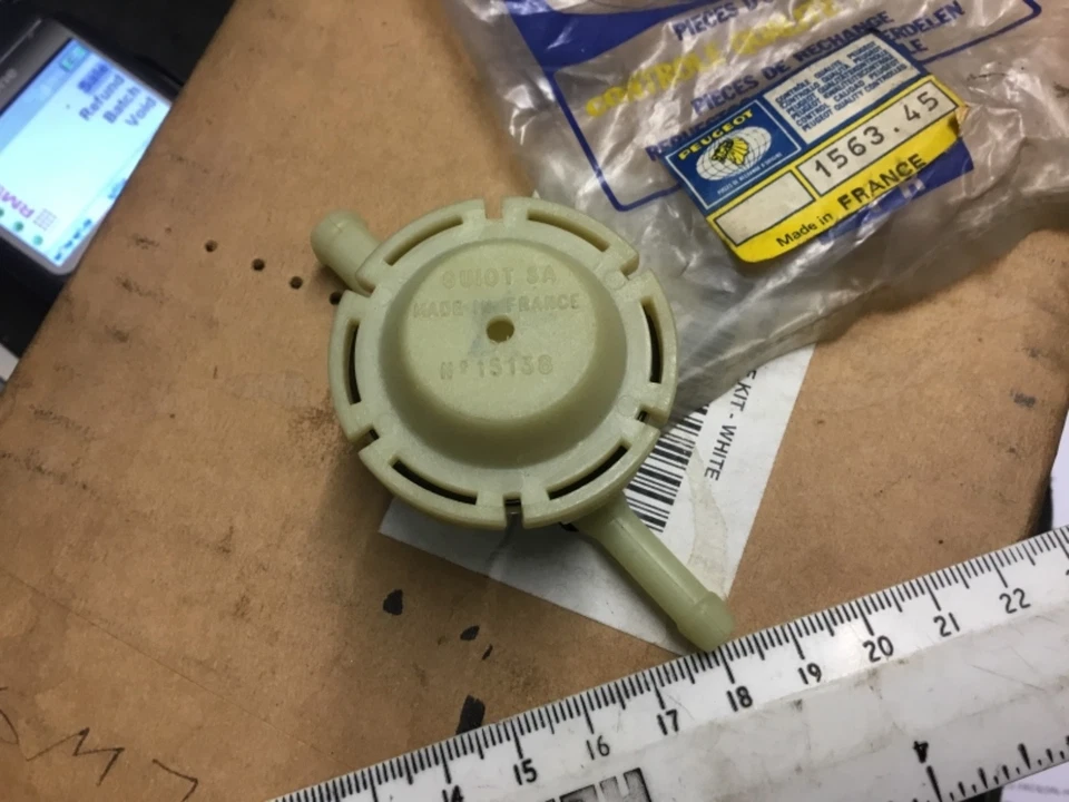 unidad combustible peugeot 504 505 guiot 15138 citroen Foto 3 de 3