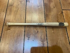 LOUISVILLE SLUGGER BASEBALL MUSEUM FACTORY 18" MINI BASEBALL BAT