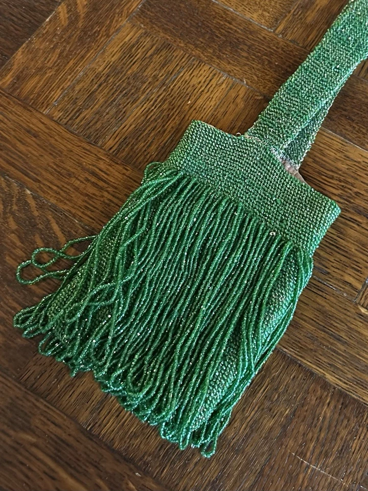 Antiguo monedero Art Deco de 1920 con cuentas de vidrio verde con flecos era Gatsby Foto 4 de 4