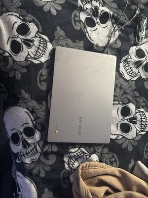 Samsung Chromebook 4 | Chrome OS 11.6-inch HD - 4GB RAM 32GB eMMC Strong Battery