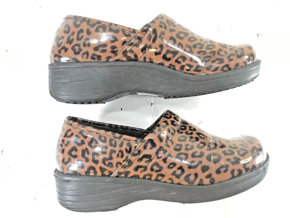 SEGURO ZUECO STEP SLIDE MULA ESTAMPADO LEOPARDO Resistente al Deslizamiento Trabajo Para Mujer 7M 💗USADO EN EXCELENTE ESTADO💗 Foto 2 de 4