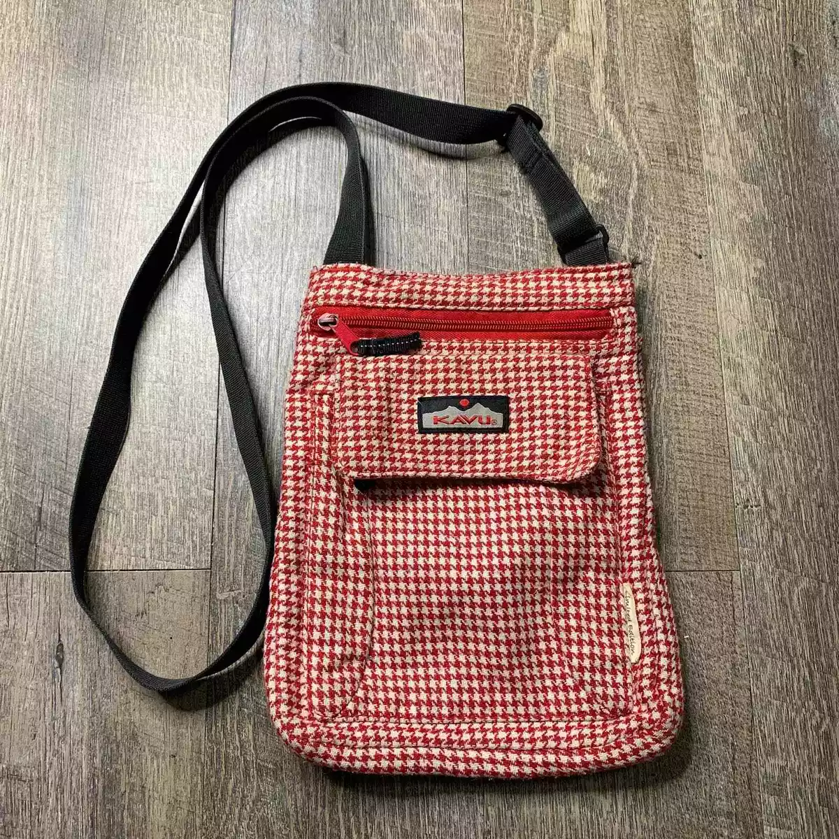 Kavu Keeper Crossbody Shoulder Bag Red Houndstooth Limited Edition