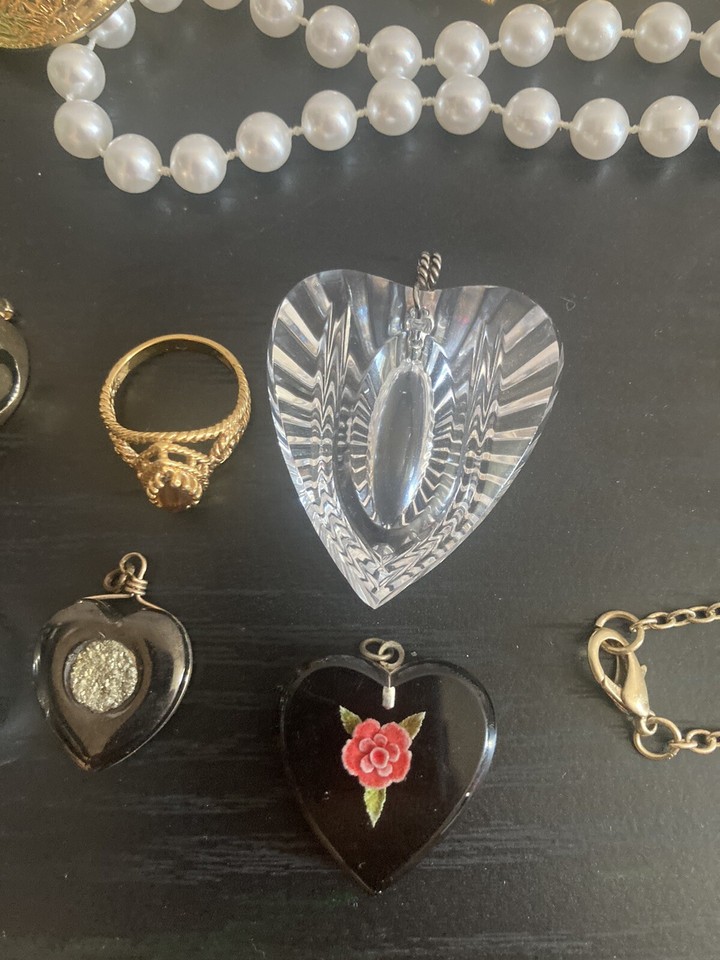 mixed lot of jewelry vintage Lisner, Waterford, worthington, Many