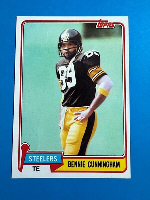 1981 Topps ''Base:  #101 - #199'' Football Cards (Complete Your Set - You Choose!)