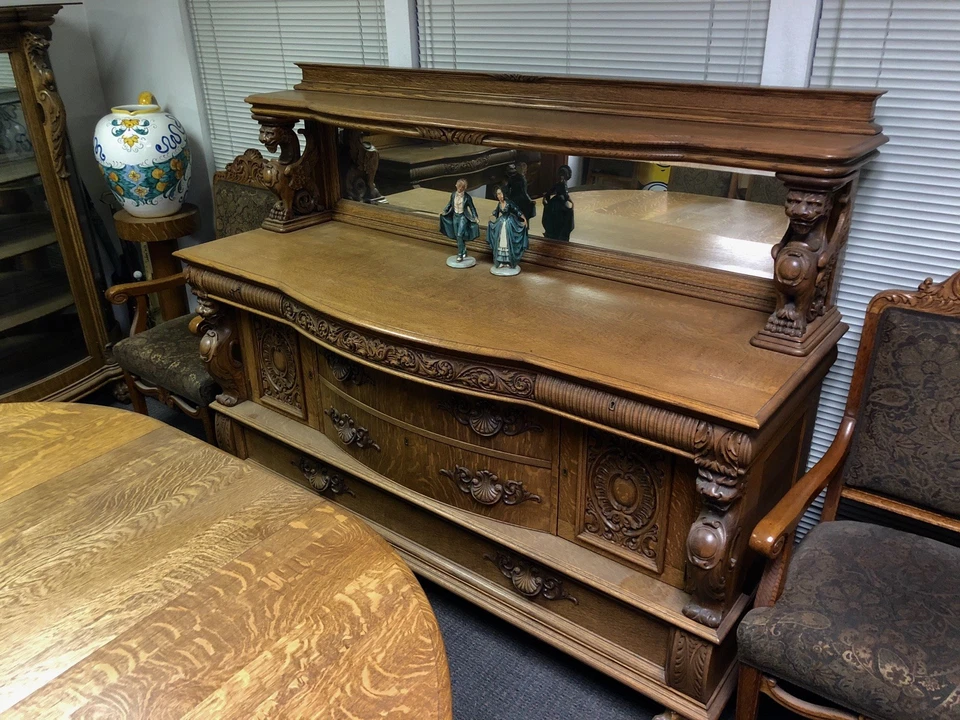 VICTORIAN 1880, RJ HORNER DINING SET WINGED GRIFFIN TIGER OAK QUARTER SAWN - Image 2 of 4