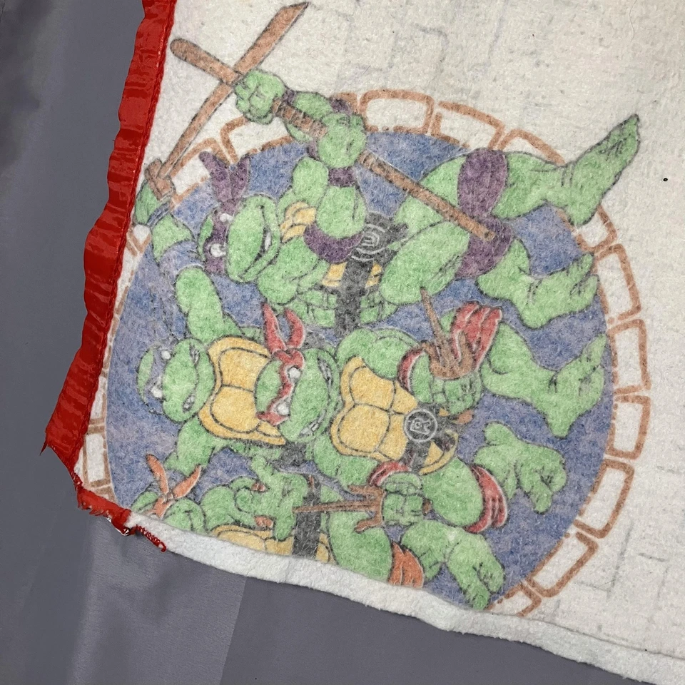 Manta de Colección TMNT Teenage Mutant Ninja Turtles 86x67 Borde Rojo Hecha en EE. UU. Foto 3 de 4