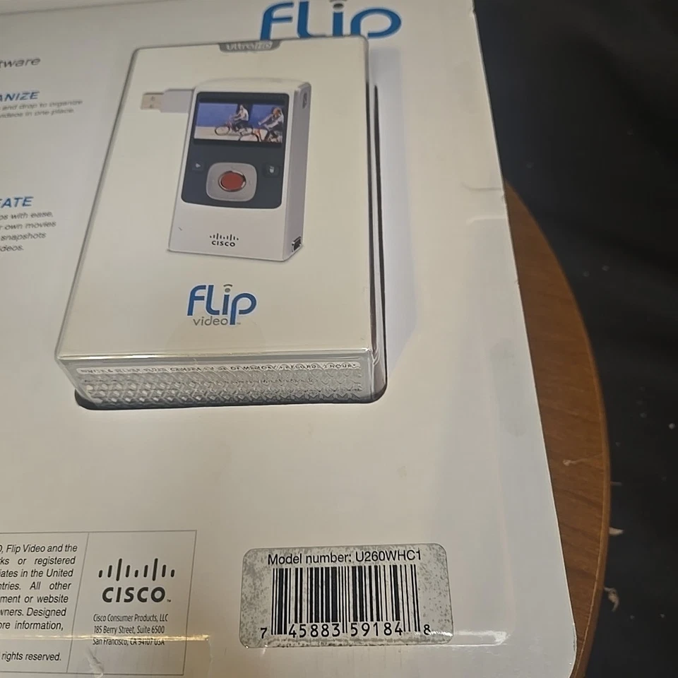 NEW Cisco Model u260WHC1 Ultra HD Flip Video Camera 1hour 4gb memory w HDMI Cbl - Image 3 of 4