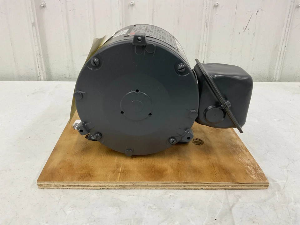 Dayton - 2N863 3-Phase General Purpose Motor 1/4 Hp 56 Frame, 230/460V Ac - Image 4 of 4