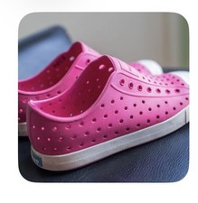 Native girl's pink solid rubber pull on casual flat shoes size J 2