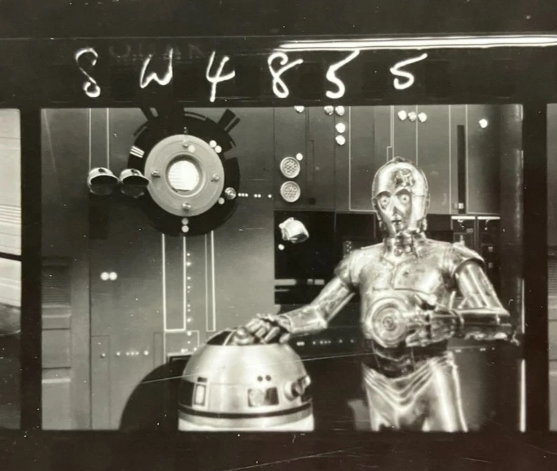 STAR WARS 1977 Studio 8x10 Contact Sheet: R2-D2, C-3PO, Kenny Baker - Image 4 of 4
