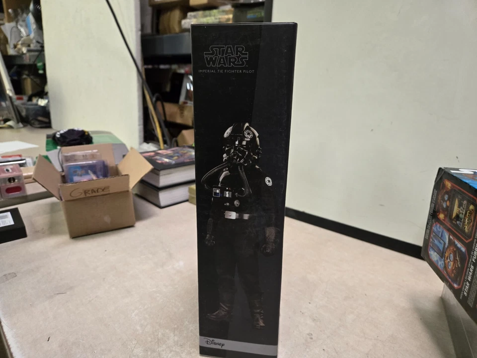 Figura 1:6 exclusiva de Star Wars Imperial TIE Fighter Pilot Sideshow #100294 Foto 4 de 4