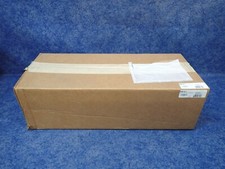 NUOVO Middle Atlantic VFEET-3-7 Set di piedini rialzati a 3 alloggiamenti per pavimento rialzato da 7" (F3)