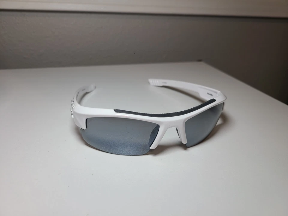 GAFAS DE SOL VINTAGE UNDER ARMOR NITRO L EDICIÓN BLANCA Y NEGRA Foto 3 de 4