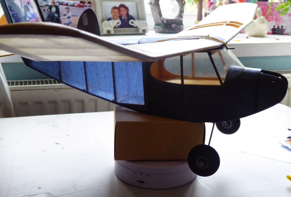 Free Flight balsa model plane TWIN LIZZIE Blue & Cream Tissue 30 Inch Span GOOD - Image 2 of 4