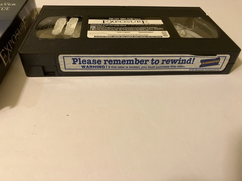 EXPOSURE VHS 2001 TWO LEFT SHOES FILMS RON SILVER ALEXANDRA PAUL MODELING MURDER - Imagem 3 de 4