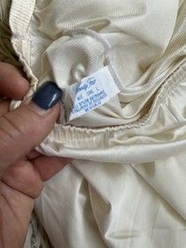 Vintage Half Slip Womens Large Nylon Lace Trim USA GUC Made By Vanity Fair Ivory