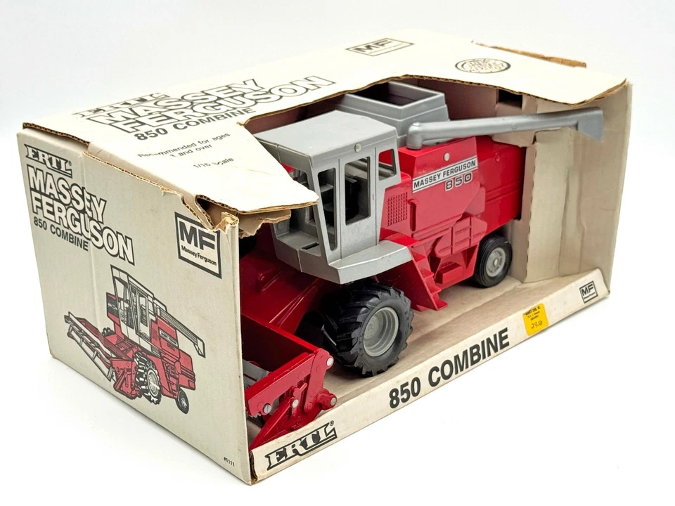 1/16 Massey Ferguson 850 Combine With 2 Heads - Image 2 of 3