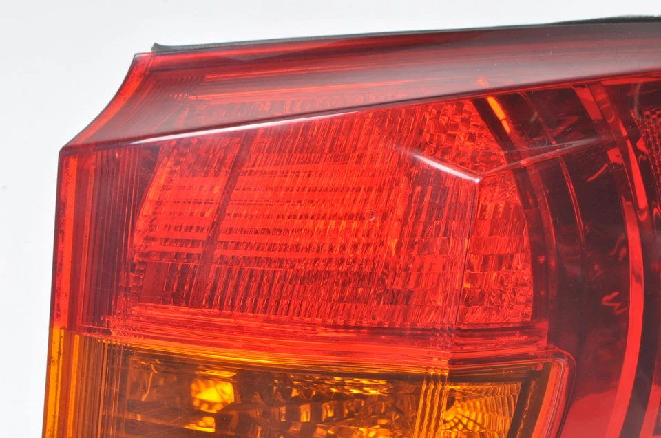 LEXUS IS II Luz Trasera Derecha - Imagen 2 de 4