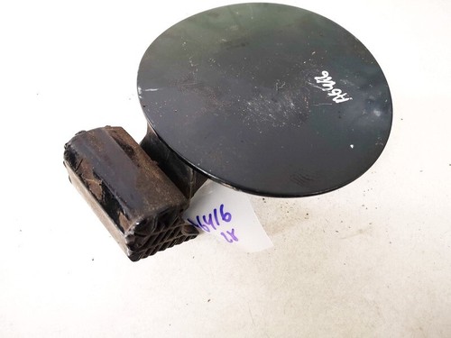 Hyundai Santa Fe 2003 Fuel door Gas cover Tank cap (FUEL FILLER FL #1250939-01