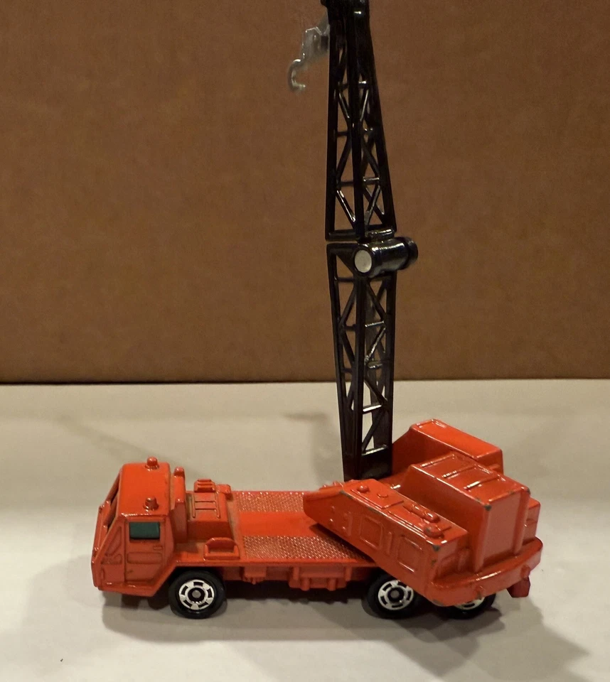 Оранжевый грузовой кран TOMICA Fuso No66 сделано в Японии 1977 - Изображение 2 из 4