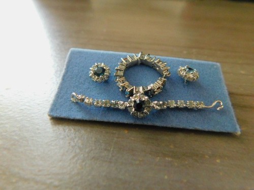 Franklin Mint White Lace Gown Jewerly Set For FM Princess Diana Vinyl Doll