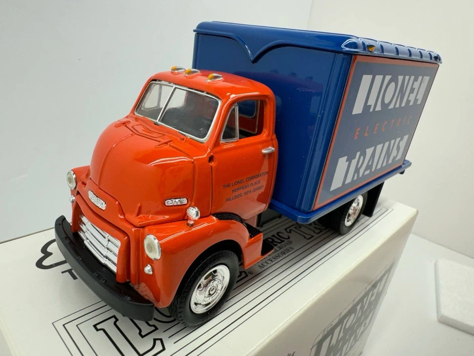 Lionel Electric Trains First Gear 1/34 Scale Diecast Truck 1952 GMC C.O.E. - Image 3 of 4