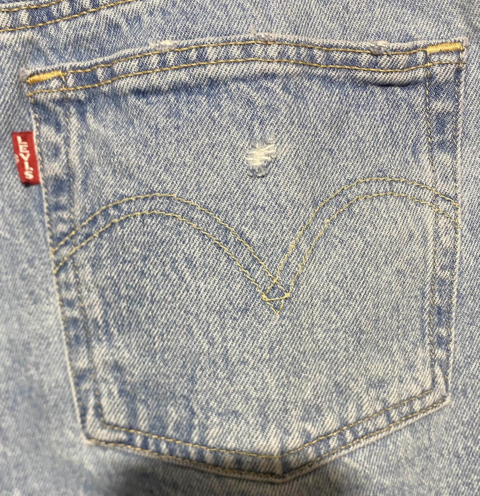 Levi's 501 Premium Denim Shorts Womens 33 Fits 34 Blue Distressed Cutoff Raw Hem thumbnail 6