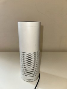 Amazon Alexa Echo 1. Generation Smart Lautsprecher mit Assistent in Weiß