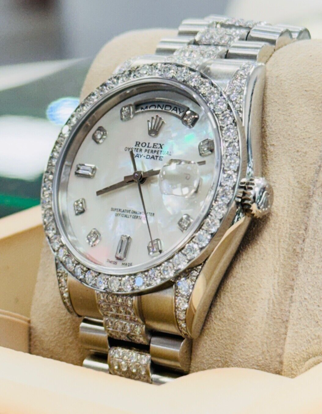 Rolex Platinum Day Date 36 118296 Custom Mop Diamond Dial Factory Diamond lugs - Image 5