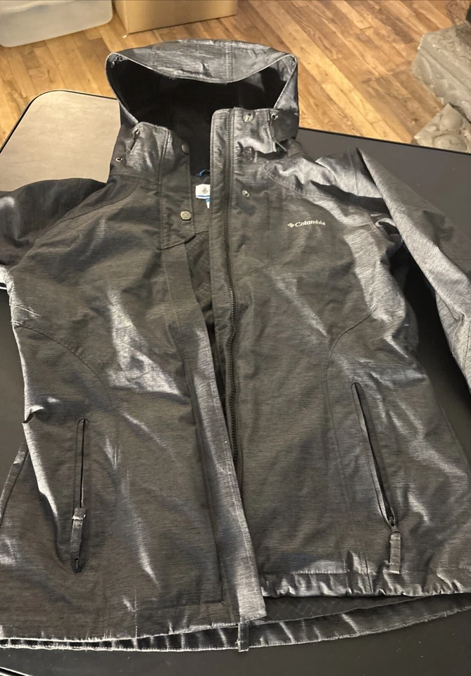 Chaqueta Columbia Para Mujer Gris Medio Omni-Tech Impermeable Forrada Con Capucha Exterior Me Foto 3 de 4