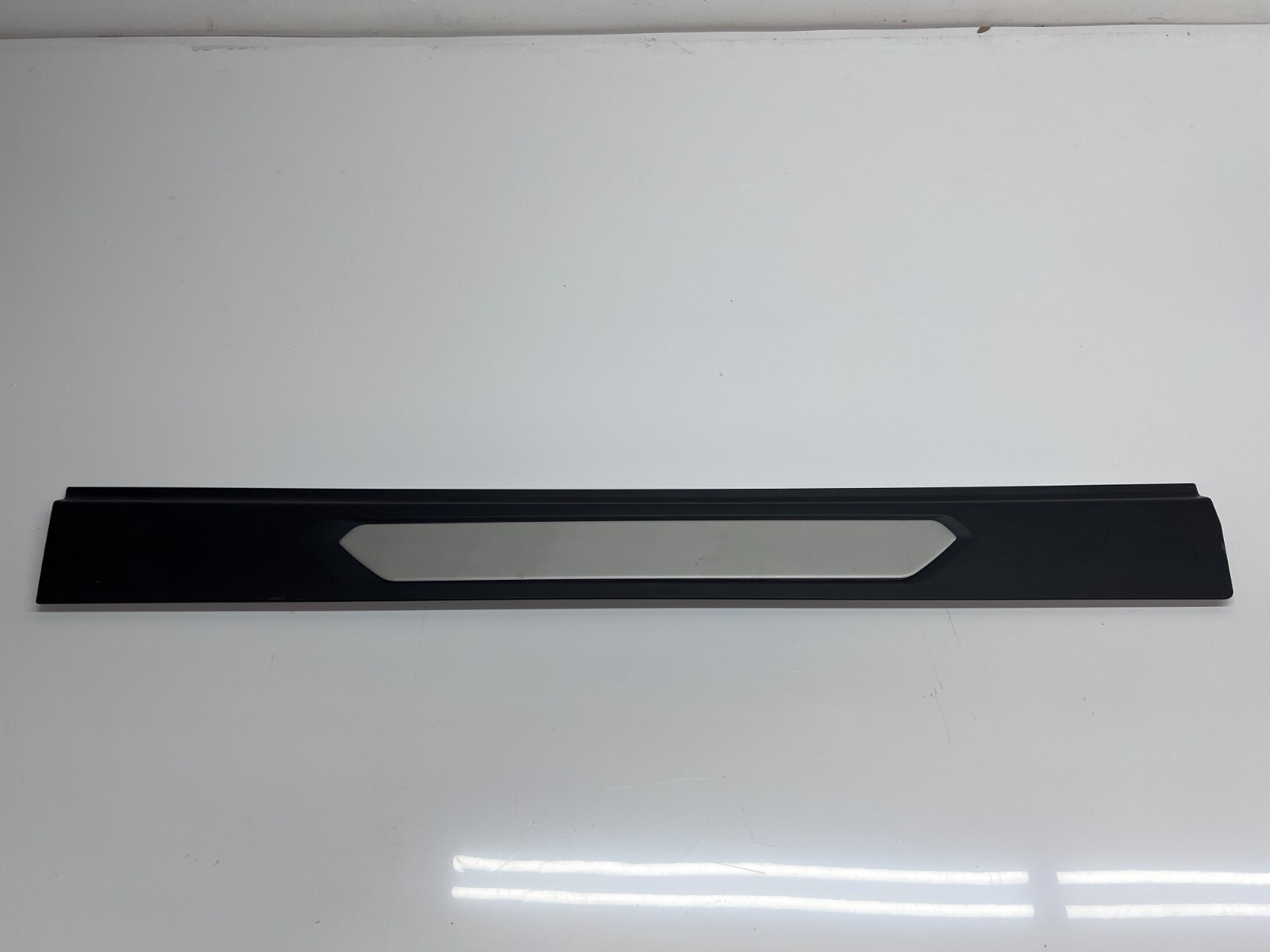 LAMBORGHINI AVENTADOR DRIVER LEFT SCUFF PLATE DOOR SILL OEM 470853491 470853655A
