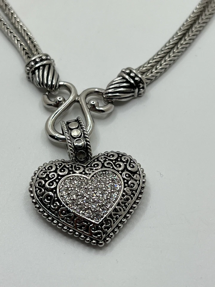 Pulsera Collar Lia Sophia “Love Dust” Demi Parure Corazón Pavimentado Tono Plata Usado en Excelente Condición Foto 4 de 4