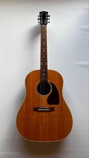 Chitarra acustica-elettrica Gibson J-15 con custodia rigida originale