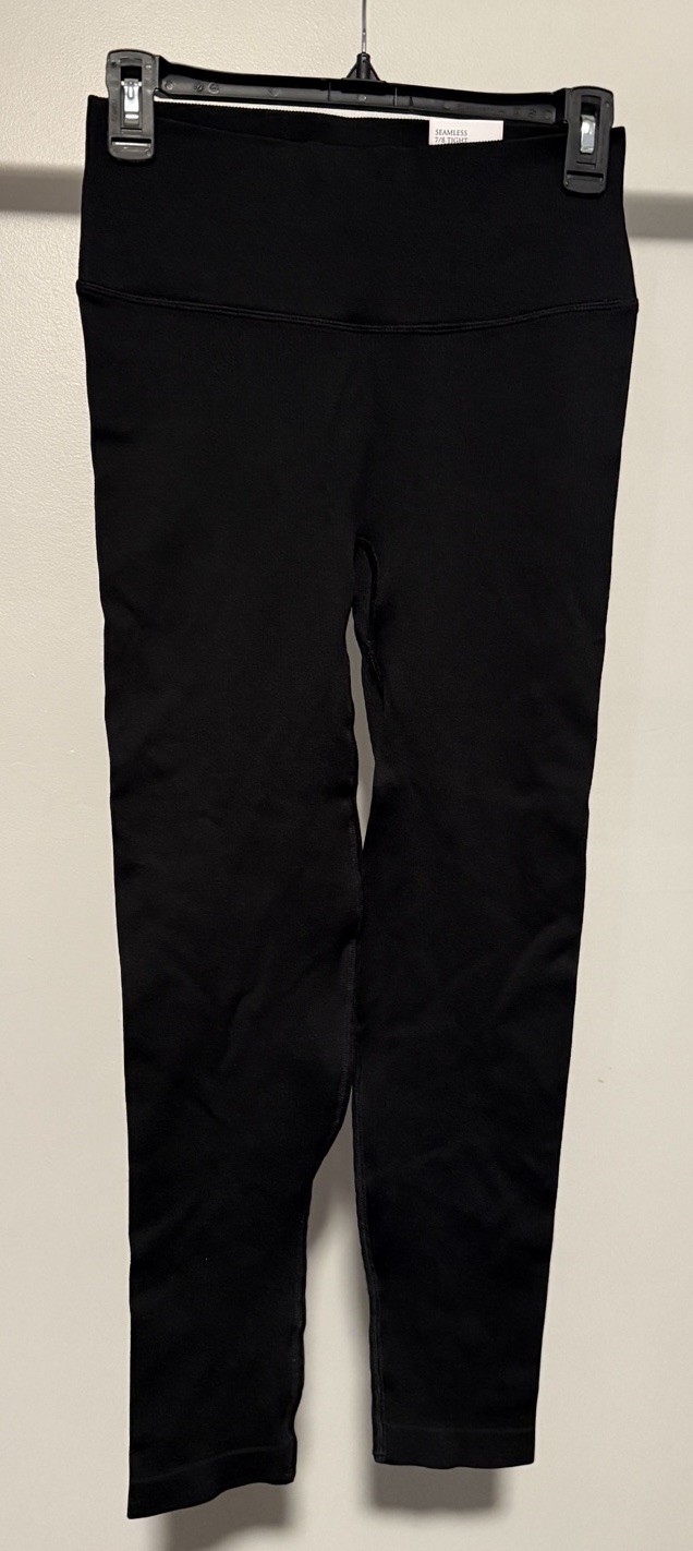 NWT Victoria’s Secret Ribbed Seamless 7/8 Tight, Women’s Medium